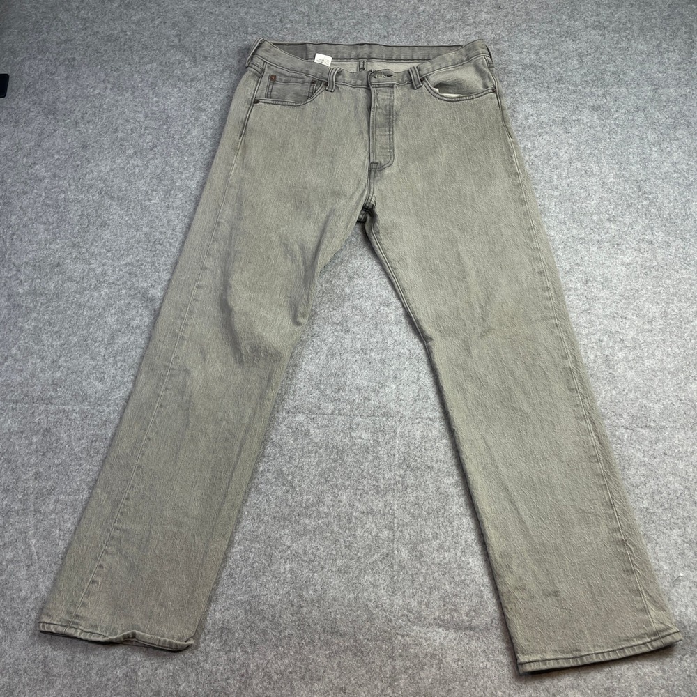 Levi's 501 Mens Jeans 34x30 (fits 34x28) Gray Denim Button Fly Light Wash Leg